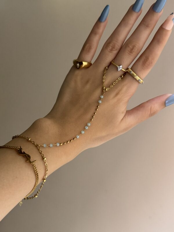 Blue handchain