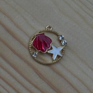 Shill & starfish charm