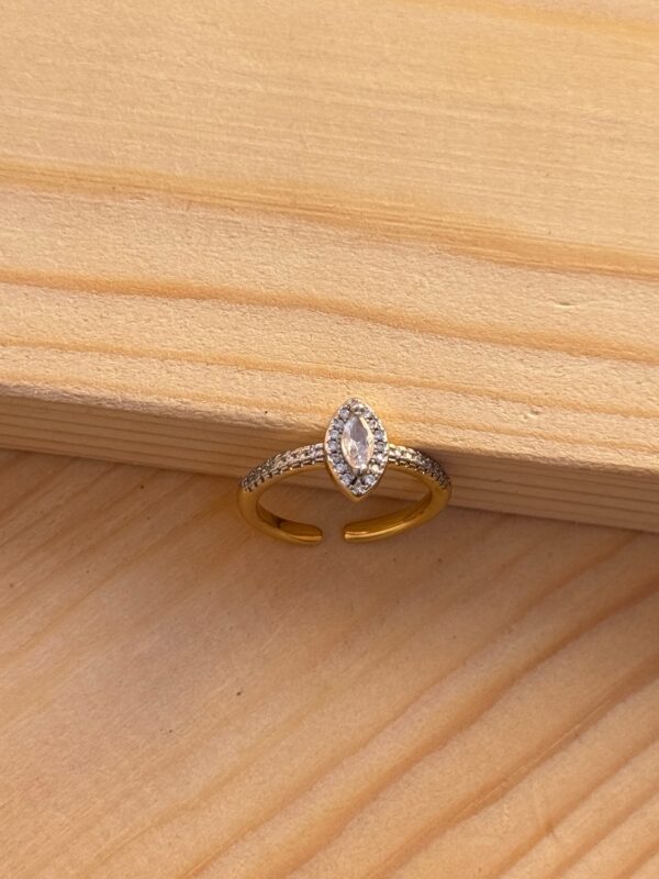 Glimmer ring