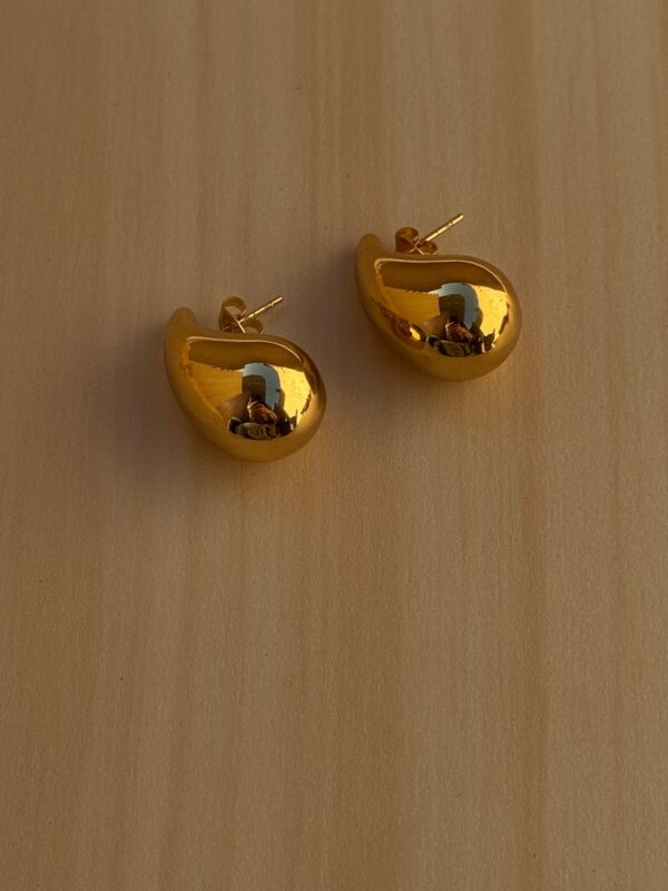 Gold Raindrop earring