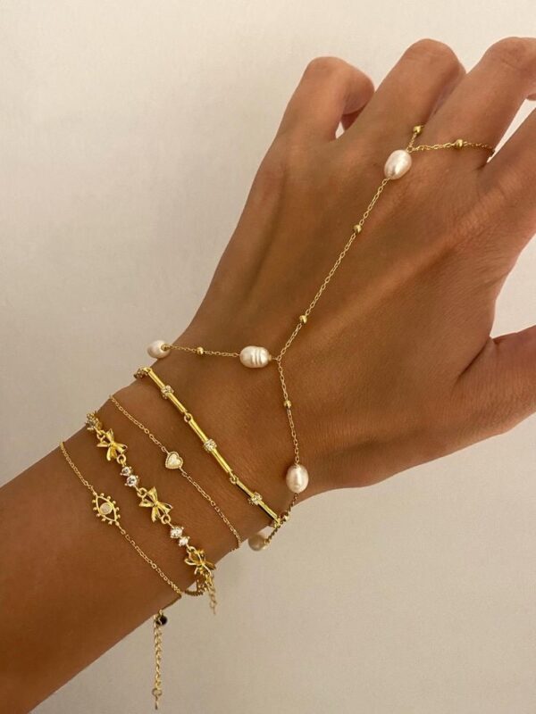Natural pearls handchain