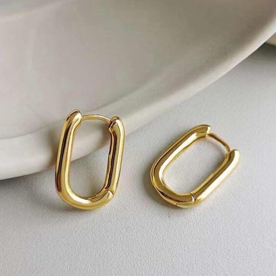 Oval earring