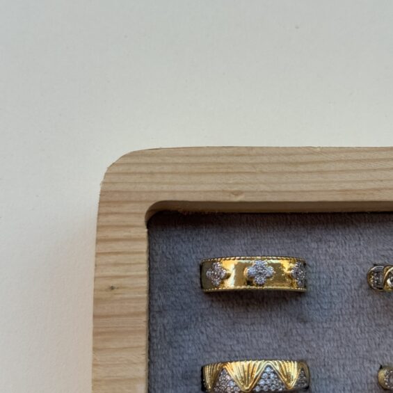 Vancleef &triangle rings