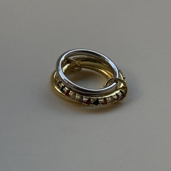 Connected ring in colors