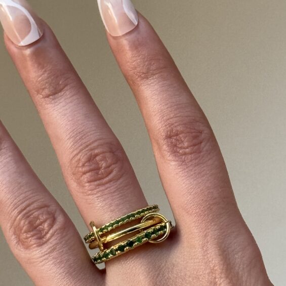 Connected ring in green